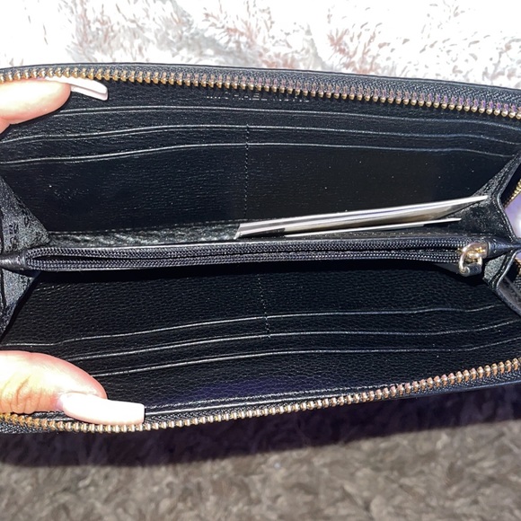 michael kors wallet - Picture 3 of 4